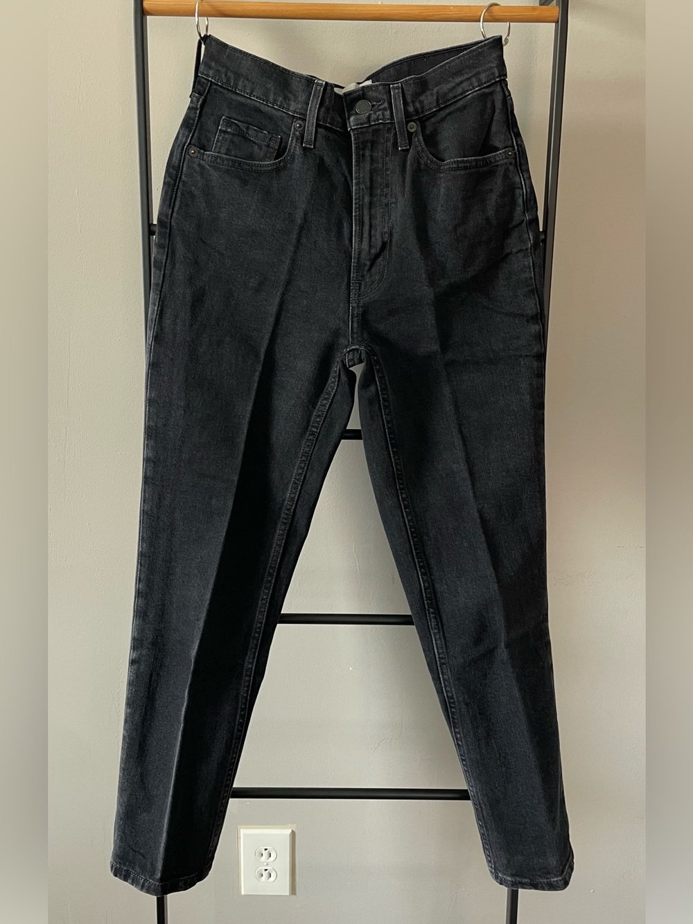 Everlane The Original Cheeky Jean in Black